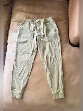 VRST Khaki Joggers Activewear Men’s Size Medium